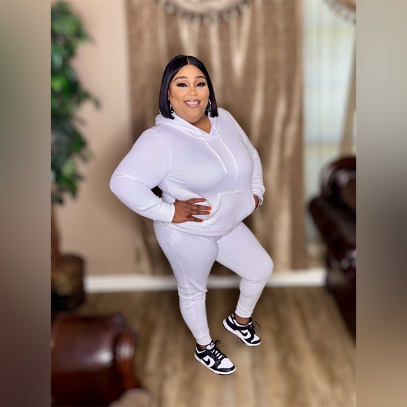 White Fleece Pullover Sweatsuit - Picture 2 of 3